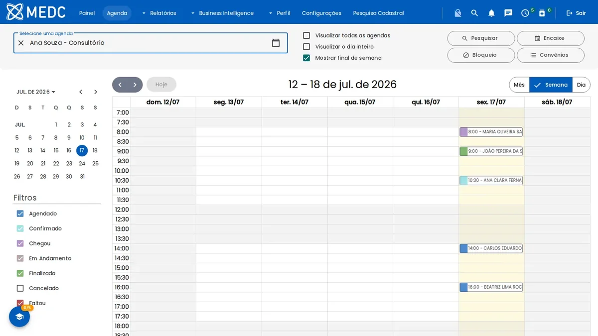 Agenda semanal do MEDC com consultas marcadas e filtros por status de agendamento